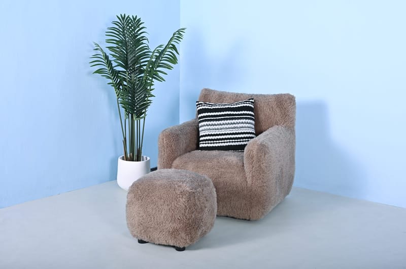 Sittpuff Fluffy i Hårigt Tyg - Brungrå - Products - Möbler - Fåtölj & stolar - Pall & puff - Sittpuff