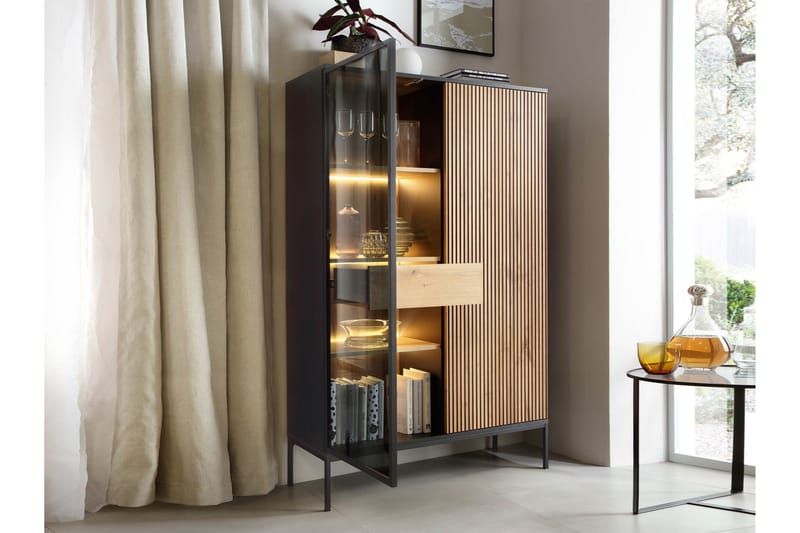 Tenorio Vitrinskåp 104x166 cm - Beige - Products - Förvaring - Skåp - Vitrinskåp