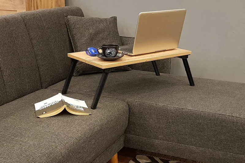 Nekeisha Laptopställ 25 cm - Trä/natur/Svart - Products - Förvaring - Småförvaring - Förvaringsställ - Laptopställ