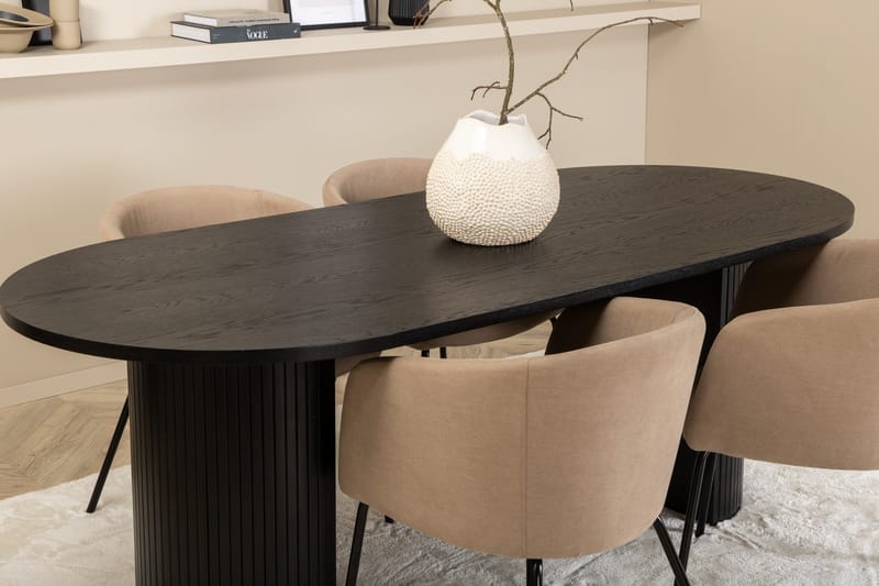Bianca Matgrupp 200 cm Oval med 4 Berit stolar - Beige - Products - Möbler - Bord & matgrupp - Matgrupp