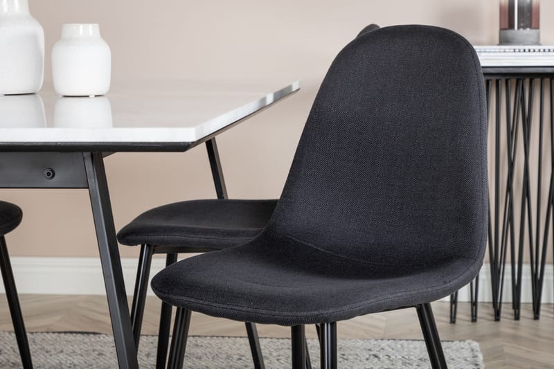 Estelle Matgrupp 140 cm Rektangulär med 4 Polar stolar - Svart - Products - M öbler - Bord & matgrupp - Matgrupp