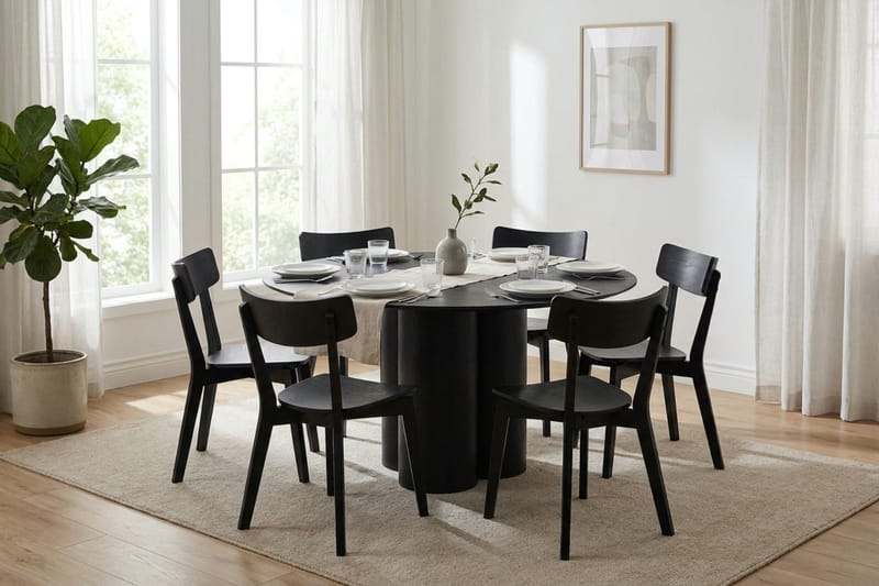Juno Matgrupp 130 cm runt i Svart med 6 Amelia Matstolar - Svart - Products - Möbler - Bord & matgrupp - Matgrupp