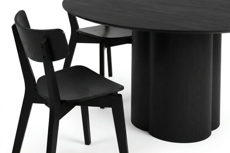 Juno Matgrupp 150 cm runt i Svart med 6 Amelia Matstolar - Svartlaserad ek - Products - Möbler - Bord & matgrupp - Matgrupp