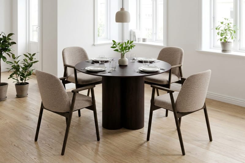 Juno Matgrupp runt 110 cm Rökt Ek med 4 Reciclar Matstolar - Rökt ek - Products - Möbler - Bord & matgrupp - Matgrupp