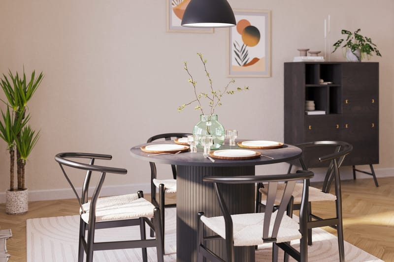 Kopparbo Matgrupp 106 cm Rund med 4 Dastoori Matstol - 2220067-4,2229318-1 - Svart - Products - Möbler - Bord & matgrupp - Matgrupp