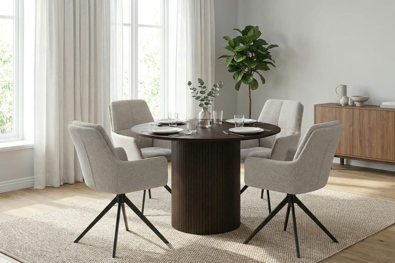 Kopparbo Matgrupp runt 110 cm Rökt Ek med 4 Torsby Matstolar - Rökt ek - Products - Möbler - Bord & matgrupp - Matgrupp