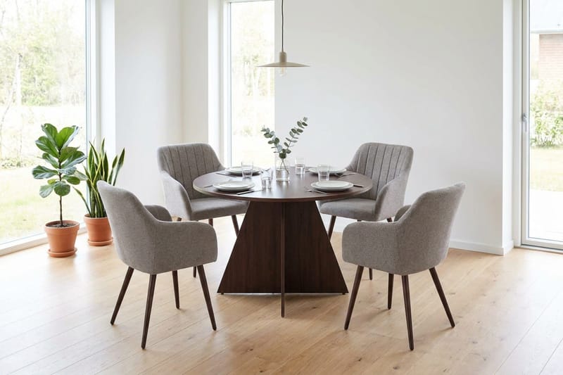 Vera Matgrupp runt 110 cm Valnöt med 4 Filippa Matstolar - Valnöt - Products - Möbler - Bord & matgrupp - Matgrupp