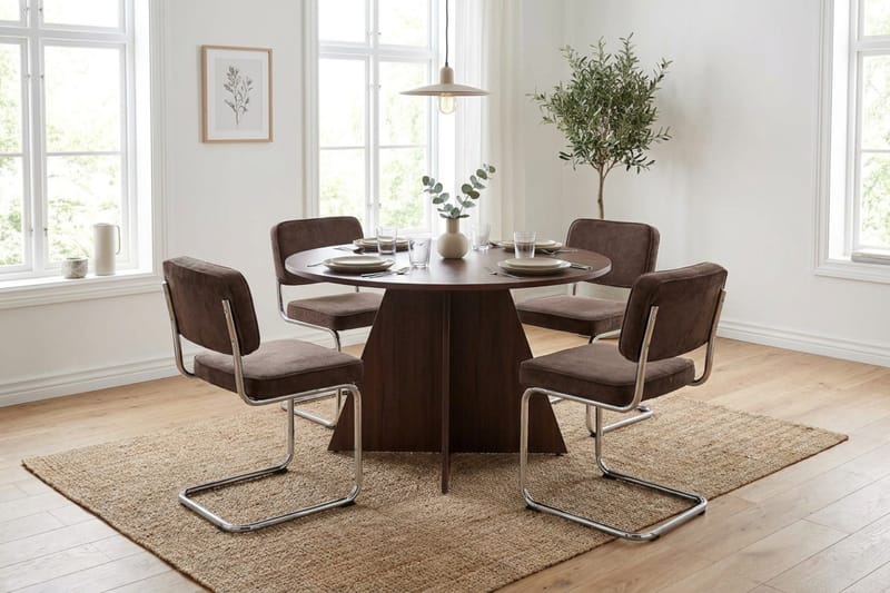 Vera Matgrupp runt 110 cm Valnöt med 4 Milva Matstolar - Valnöt - Products - Möbler - Bord & matgrupp - Matgrupp