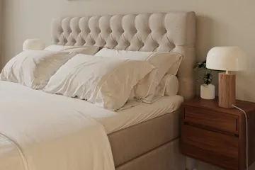Hilton Lyx Komplett Sängpaket 160x200 cm Kontinentalsäng med knappad sänggavel - Ljusbeige - Products - Möbler - Säng - Kontinentalsäng