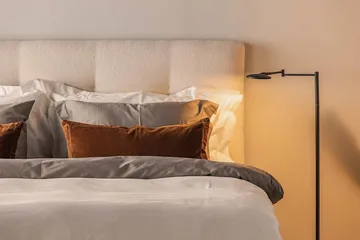 Oslo Lyx Sängpaket Boucle 180x200 Knappad gavel - Beige - Products - Möbler - Säng - Kontinentalsäng