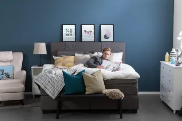 Sundborn Kontinentalsäng 210x200 - Grå - Products - Möbler - Säng - Kontinentalsäng