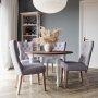 Victoria spisegruppe, rundt spisebord 120 cm med 4 Tuva Kate Stole - Hvid/Brunbet
