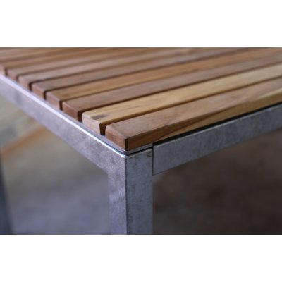 Spisebordsst Alva: Spisebord i teak / galvaniseret stl med 4 Mercury lnestole i gr polyrattan