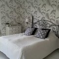 Kundebillede Accent sengebord/piedestal 65 - hvid marmor / sort understel
