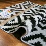 Intersect tppe 120 x 170 cm - Sort/hvid