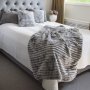 Stribet plaid Gr - 120 x 180 cm